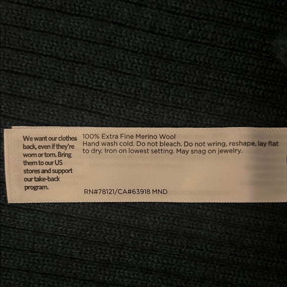 Eileen Fisher Ribbed Merino Wool Knit Top and Midi Skirt Set; fits Size 6 - Picture 8 of 13